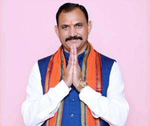 IMG-20231027-WA0001-300x253 केंद्रीय मंत्री रेणुका सिंग एवं श्याम बिहारी जायसवाल के नामांकन में शामिल होंगे .. अर्जुन मुंडा