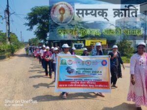 f-2-300x225 झुमका वोट क्लब परिसर में चला स्वच्छता अभियान