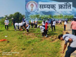 s-2-300x225 महात्मा गांधी एवं शास्त्री जयंती पर महुआपारा में चला स्वच्छता अभियान