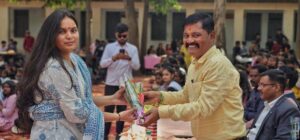 4-2-scaled-e1731672942386-300x140 स्वामी आत्मानंद इंग्लिश स्कूल बैकुंठपुर में धूमधाम से मनाया गया बाल दिवस समारोह