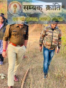 m-1-225x300 पहाड़ी के गड्ढे में मिला अपहृत बालक का शव, खून से सना चाकू व पत्थर