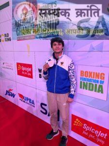 b-3-225x300 दक्षिण पूर्व मध्य रेलवे के खिलाड़ियों ने 8वीं एलीट बॉक्सिंग राष्ट्रीय चैंपियनशिप में स्वर्ण एवं कांस्य पदक जीतकर किया गौरवान्वित