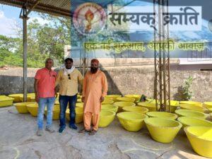 d-4-300x225 गौ सेवको ने स्थानीय जनों के सहयोग से की गौवंश के लिए नांद की व्यवस्था