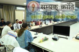 6-1-300x200 जिले में सर्वाधिक अंक लाने वाले छात्रों को कलेक्टर ने किया सम्मानित