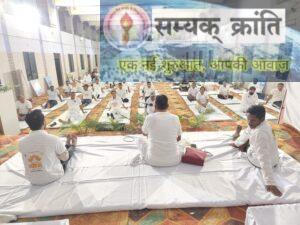 0-2-300x225 सुखद जीवन जीने की कला सिखाता है योग - श्री भईयालाल