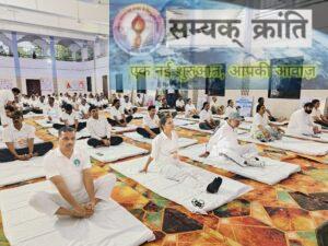 8-2-300x225 सुखद जीवन जीने की कला सिखाता है योग - श्री भईयालाल