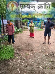 2-7-225x300 पार्षद ने कराया कीटनाशक दवाओं का छिड़काव