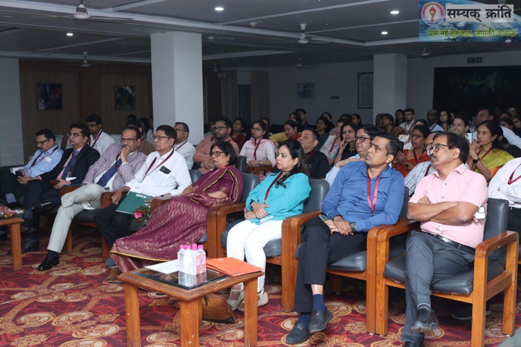 1-2-1024x682 एमजीएम नेत्र संस्थान में स्मार्ट कैटरेक्ट सर्जरी पर कॉन्फ्रेंस का आयोजन