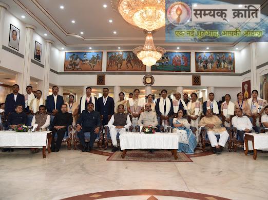 a-2 जेल शिक्षिका विवेक सिद्दीकी उत्कृष्ठ शिक्षण कार्य के लिए राज्यपाल द्वारा सम्मानित