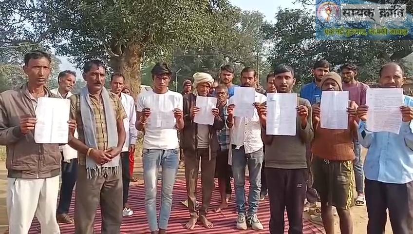 WhatsApp-Image-2025-12-07-at-3.18.49-PM-1 बड़गांव खुर्द में तीन साल से अंधेरे में रहने को मजबूर ग्रामीण इनका दर्द बाटने वाला कोई नहीं