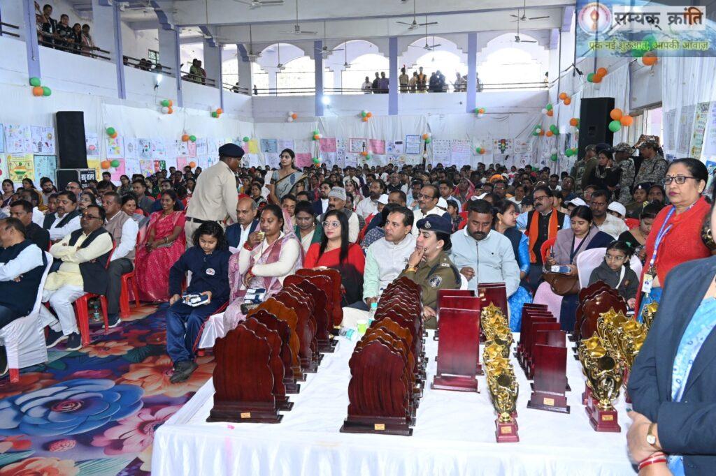 WhatsApp-Image-2026-01-31-at-6.49.09-PM-1-1024x682 माननीय स्वास्थ्य मंत्री, विधायक, व्यापक जन समुदाय एवं छात्रों के मौजूदगी में राष्ट्रीय सड़क सुरक्षा माह का गरिमामय समापन