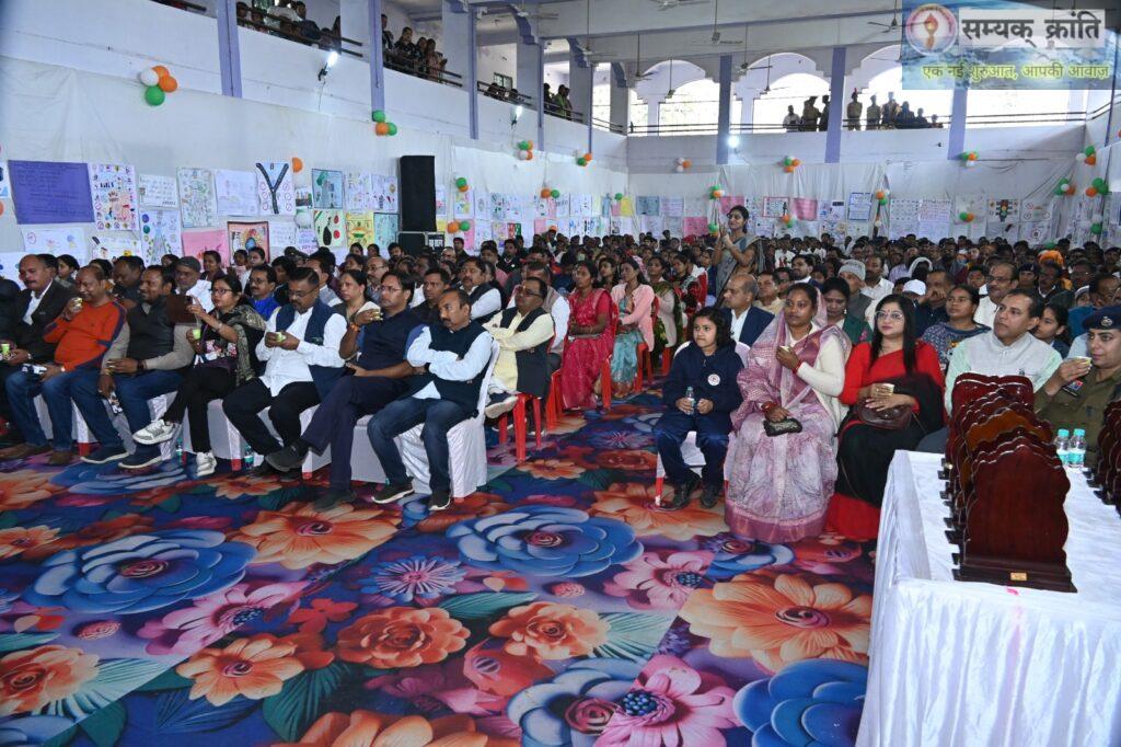 WhatsApp-Image-2026-01-31-at-6.49.11-PM-1024x682 माननीय स्वास्थ्य मंत्री, विधायक, व्यापक जन समुदाय एवं छात्रों के मौजूदगी में राष्ट्रीय सड़क सुरक्षा माह का गरिमामय समापन