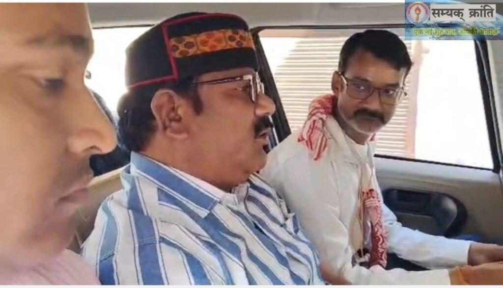 WhatsApp-Image-2026-03-24-at-8.52.43-PM-1024x587 मनेन्द्रगढ़ नगरपालिका में एसीबी की बड़ी कार्रवाई: CMO और अकाउंटेंट 33 हजार की रिश्वत लेते रंगे हाथ गिरफ्तार