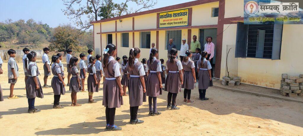 WhatsApp-Image-2026-04-07-at-8.31.58-PM-1024x460 बच्चों का भविष्य खतरे में! नशे में मिले शिक्षक, प्रशासन सख्त