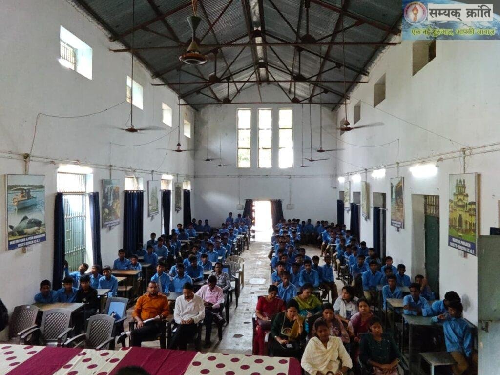 R2-1-1024x768 शासकीय आदर्श रामानुजन शिक्षा माध्यमिक विद्यालय में मनाई गई प्रेमचंद जयंती